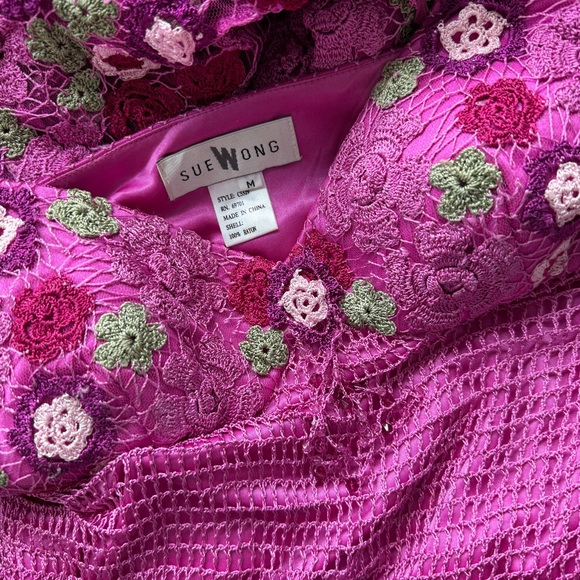 Sue Wong Fuchsia Crochet Floral Dress - Medium - Picture 5 of 5